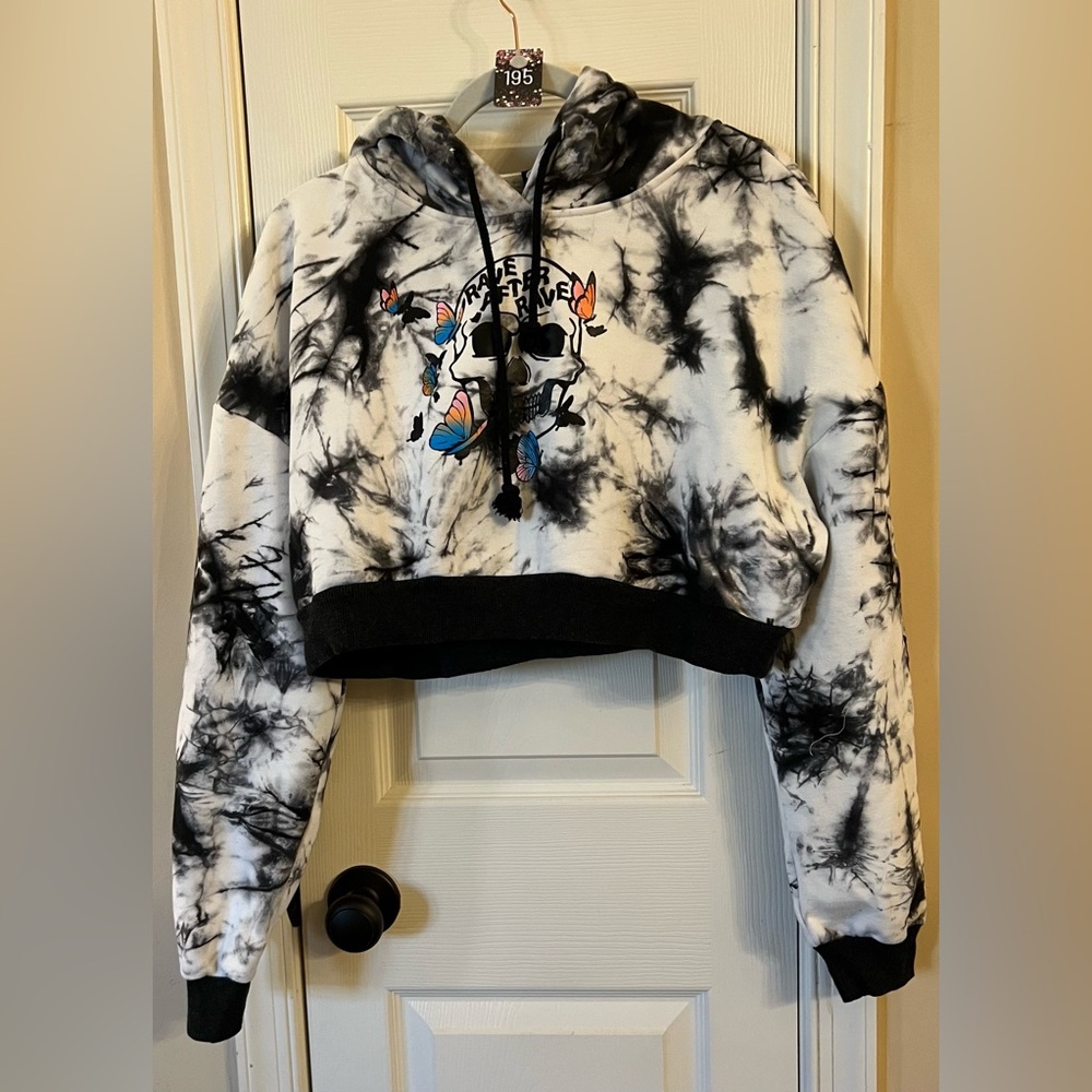 Graphic Black and White Cropped Hoodie
